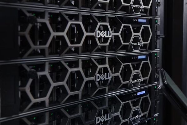 Picture_Closeup_DELL Technologies Storage Server Hardware Rack